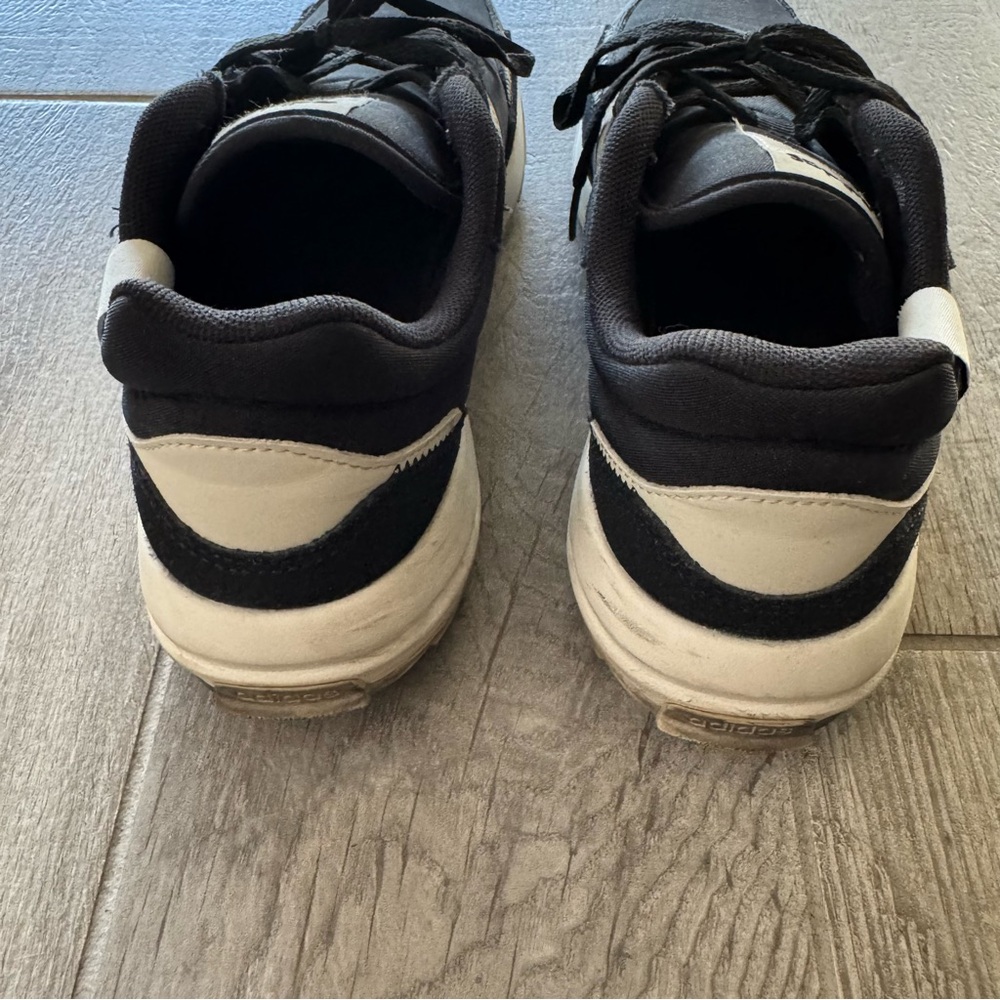 Adidas Retrorun Sneakers in Black and White - Picture 4 of 10